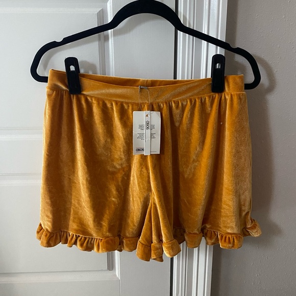 ASOS Ruffle Shorts - Picture 3 of 5